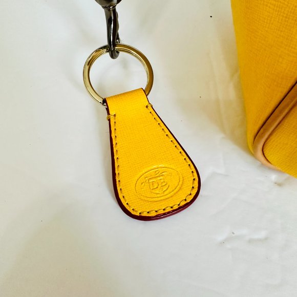 LIKE NEW DOONEY & BOURKE LARGE TOTE WITH DUST BAG - Picture 4 of 13